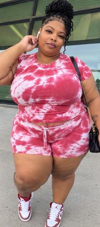 CurvyAndClassy