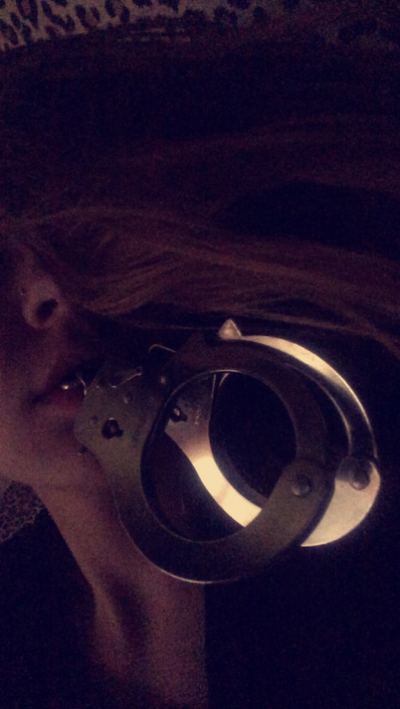 LizzySubmissive Picture