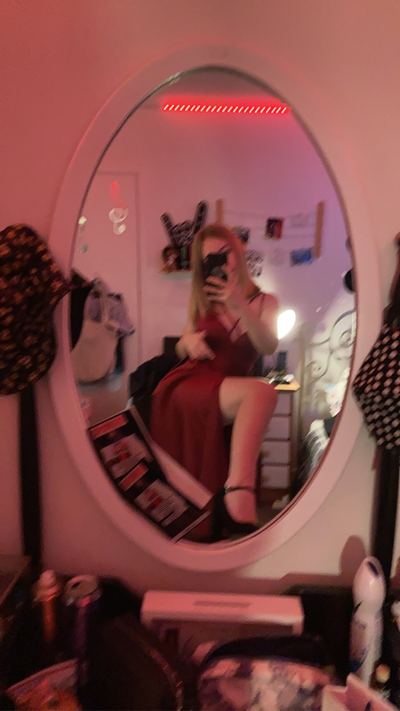 shortdumbblonde Picture