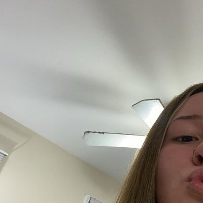 Elyse_willie80 Picture