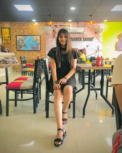 Shruti  Picture