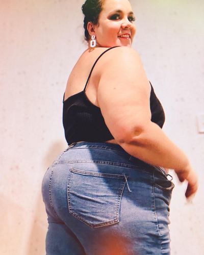 CurveElla Picture