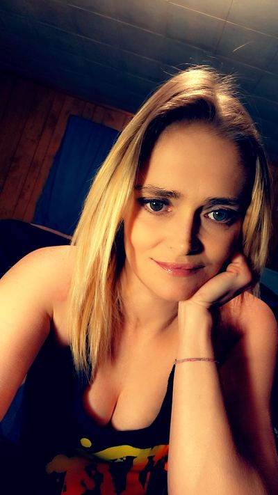 Hotblonde4u Picture