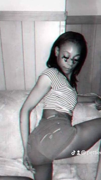 Pettieeshaa  Picture
