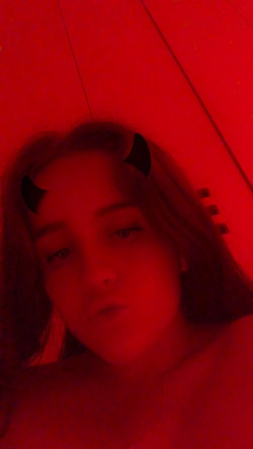 Foxyroxy77