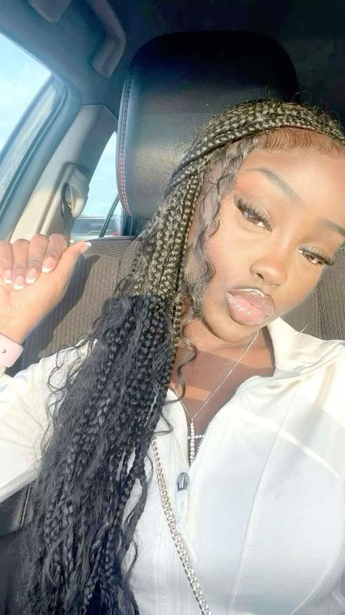 ebonyckedoll